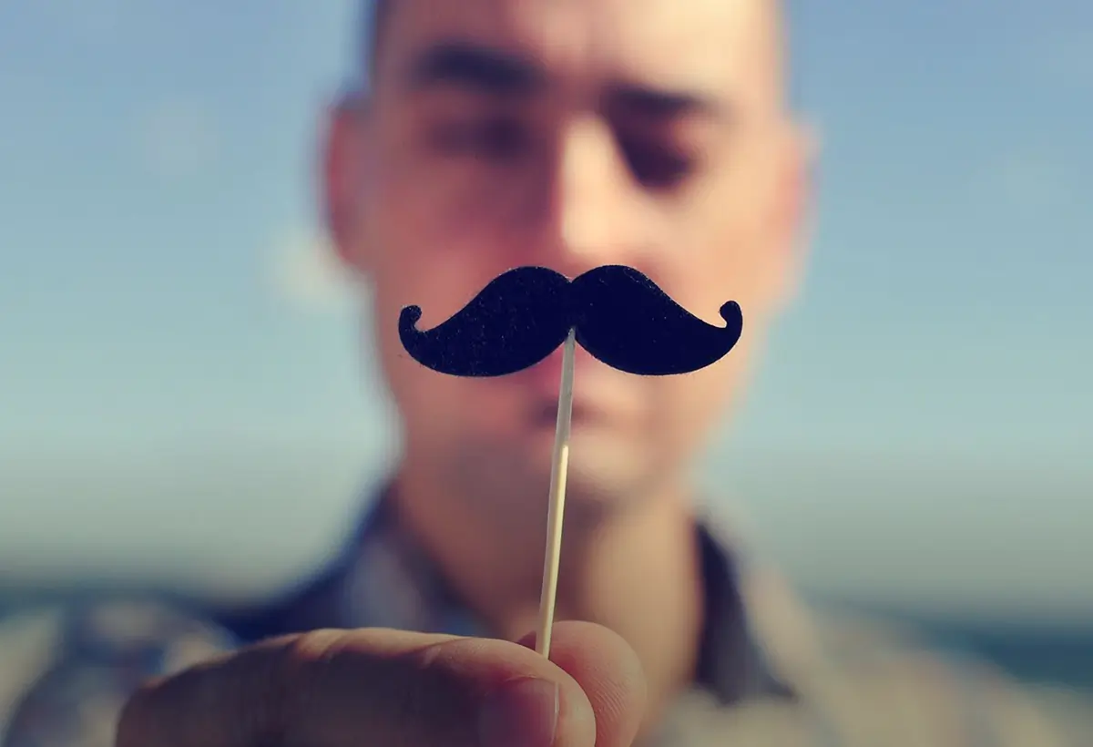Bigode Invertido Masculino - Tudo o que você precisa saber!