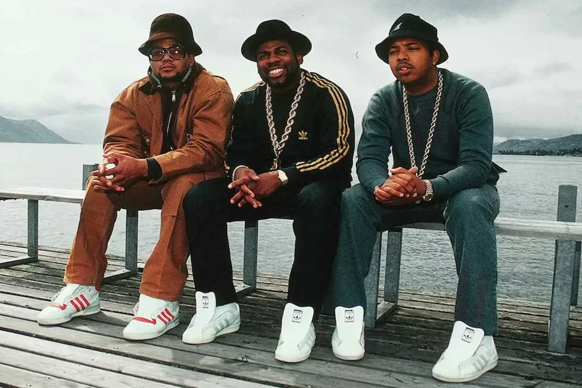 Estilo Hip Hop Anos 90: Tendências que Voltaram com Tudo em 2024