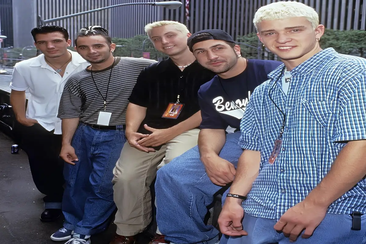 As Camisetas Anos 2000 Que Marcaram a Década