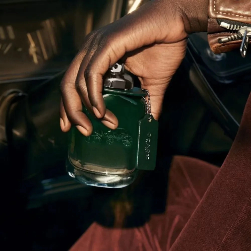 Perfume Coach Green EDT: esse “verde urbano” com kiwi e alecrim vira assinatura diária ou some rápido na pele?