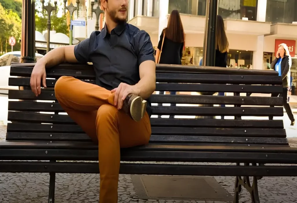 a Calça Sarja Bege na Moda Masculina principal