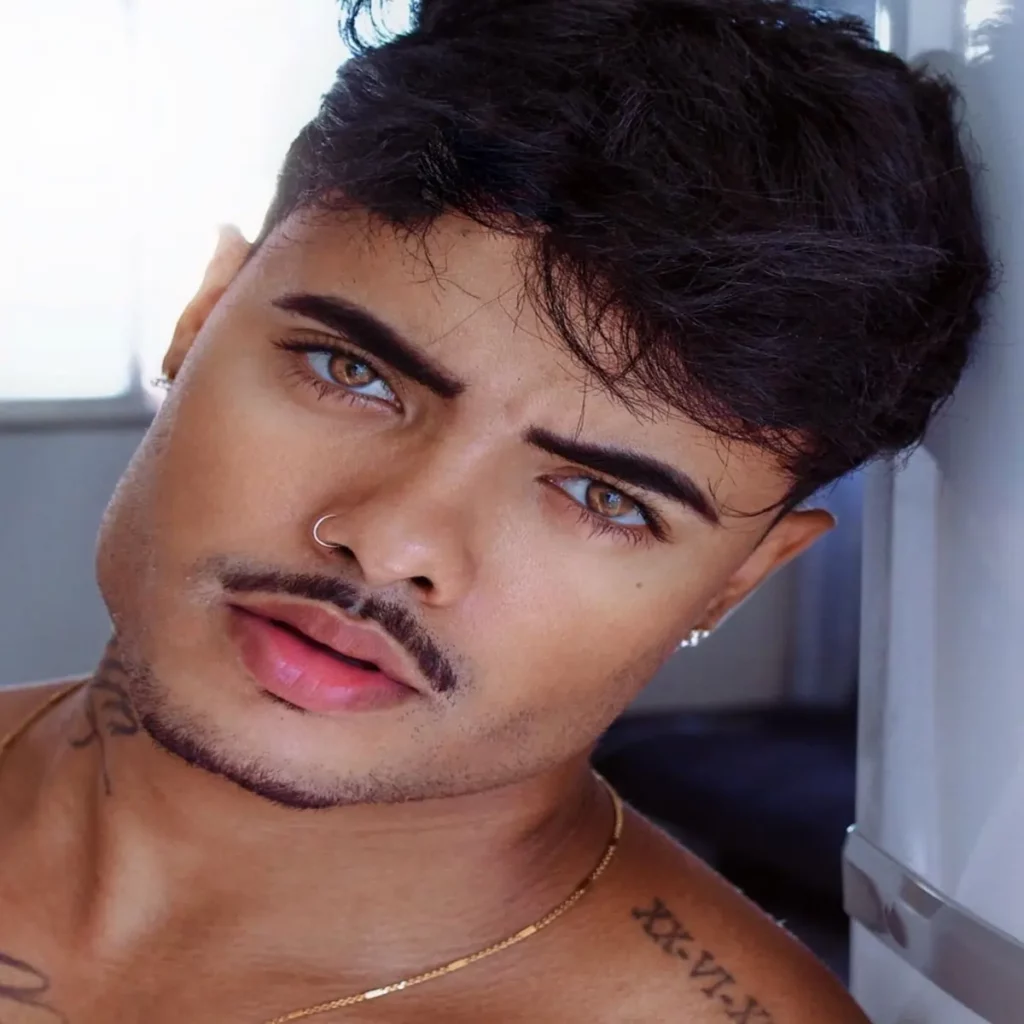 Bigode-Fino-Masculino-3