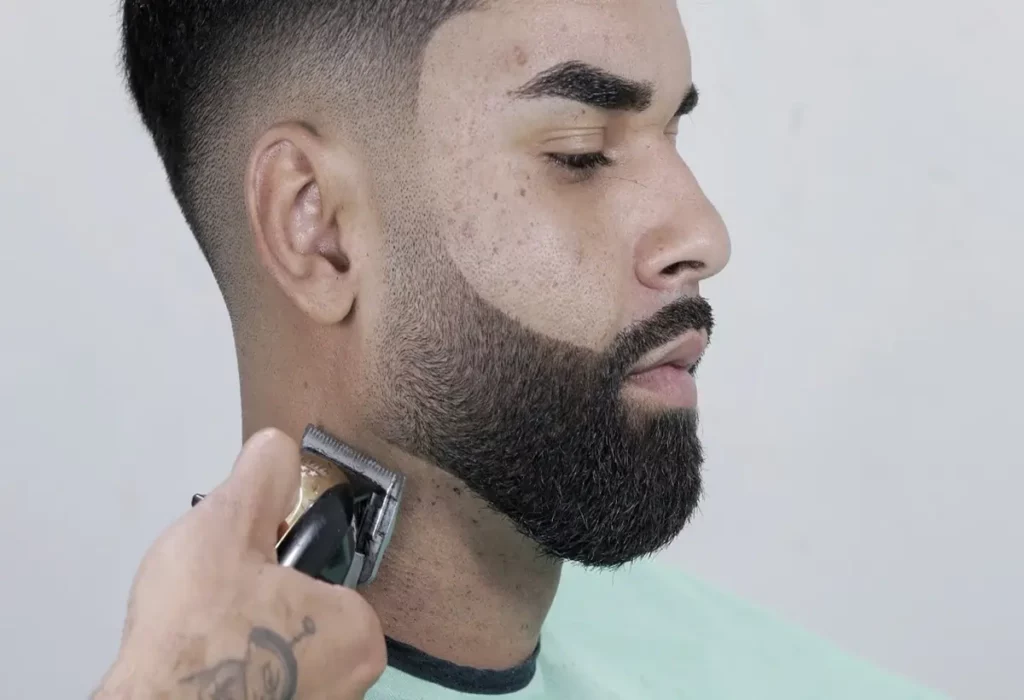 Como-Fazer-o-Corte-de-Barba-Degrade-Masculino