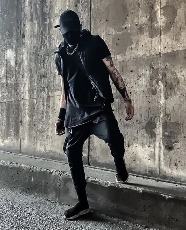 Como se Vestir no Estilo Dark Masculino 2