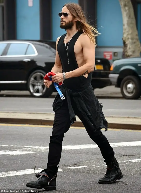 Como se Vestir no Estilo Dark Masculino 3